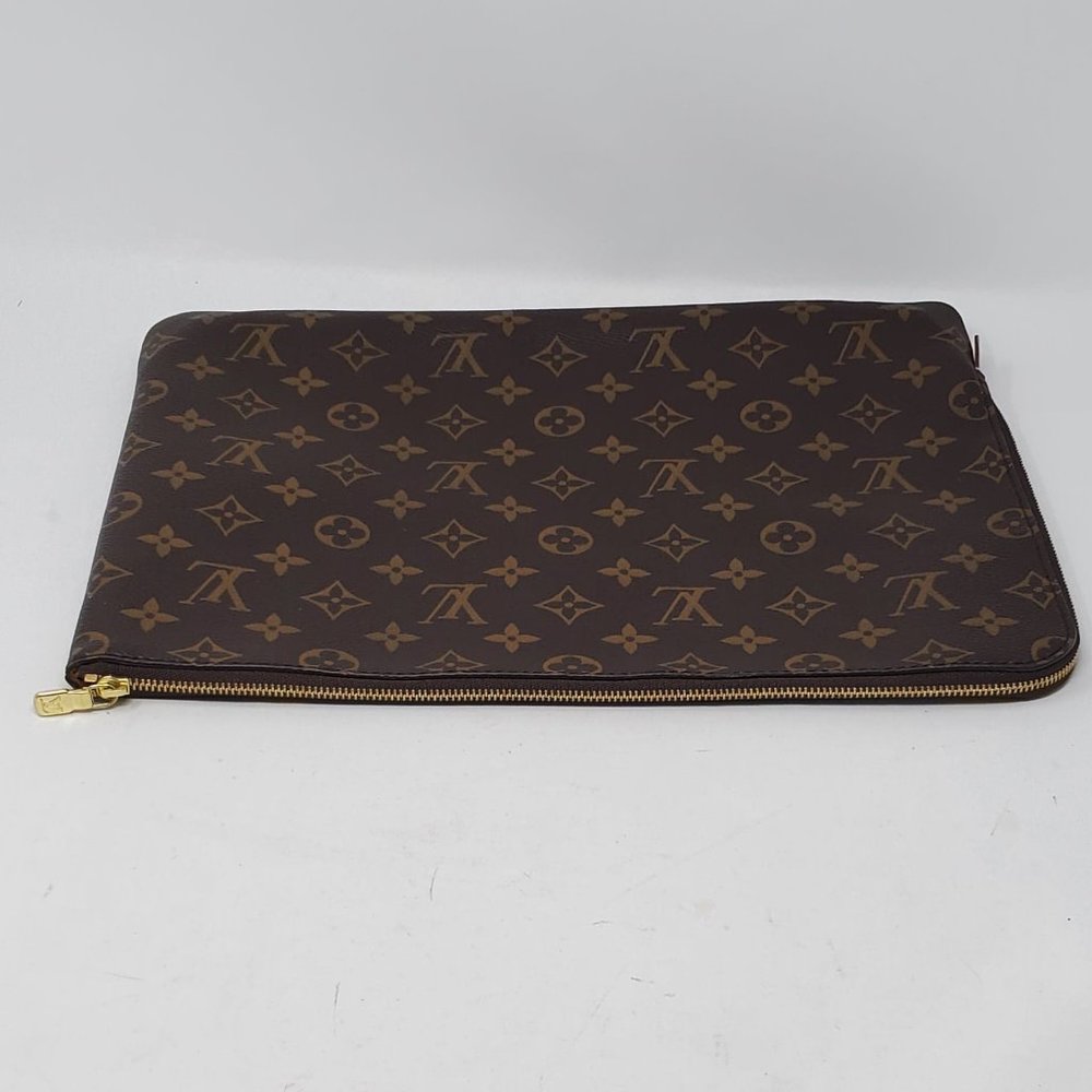 Auth Louis Vuitton Laptop/ Document Clucth Bag - Picture 13 of 16